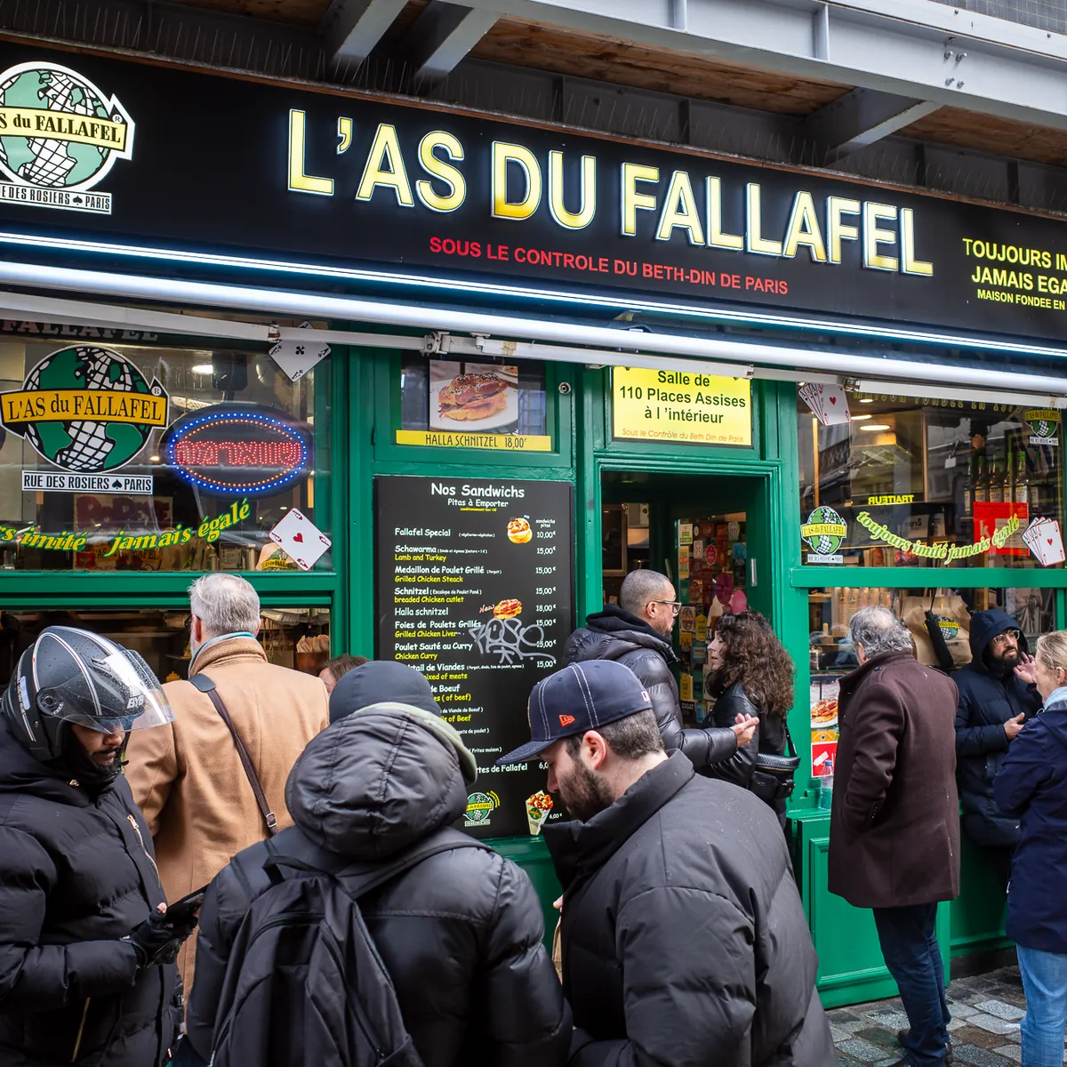 The queue in front of L'As du Fallafel in Rue des Rosiers.